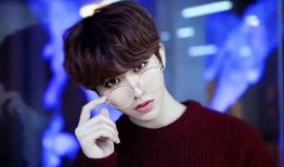 蔡徐坤爆料哪里看视频,揭秘幕后精彩瞬间，视频内容大公开！