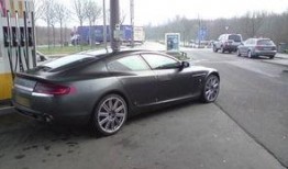 最新阿斯顿马丁爆料新闻,颠覆传统，引领未来豪华车潮流